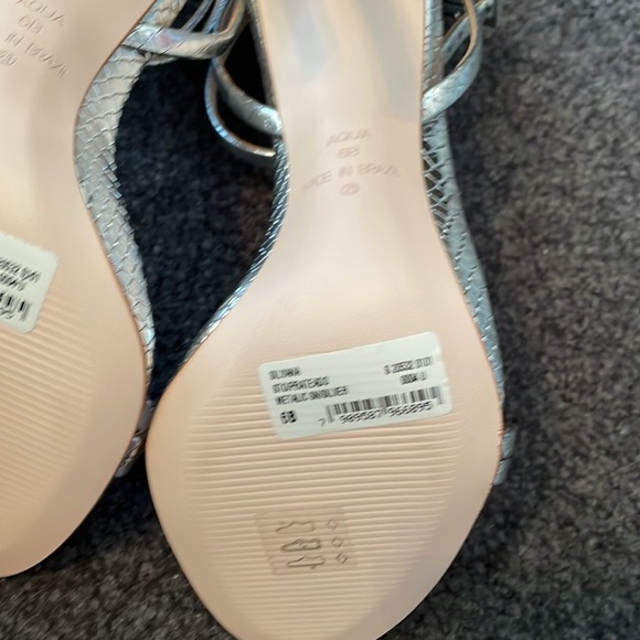 Aqua Silvana silver python embossed heels size 6 - Picture 10 of 10